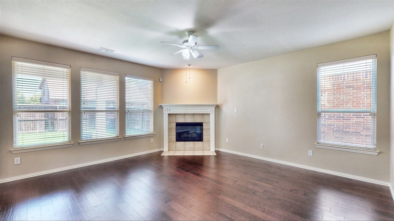 413 Perkins Dr - Photo 2 of 40
