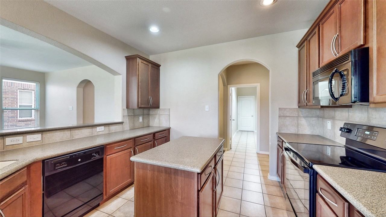 413 Perkins Dr - Photo 7 of 40