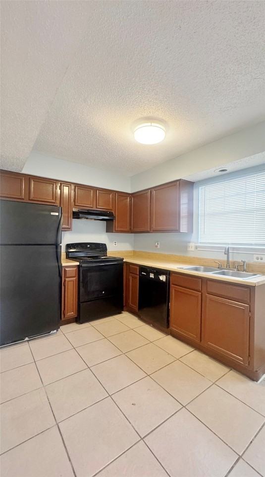 2817 Wimbledon Ct #A - Photo 4 of 11