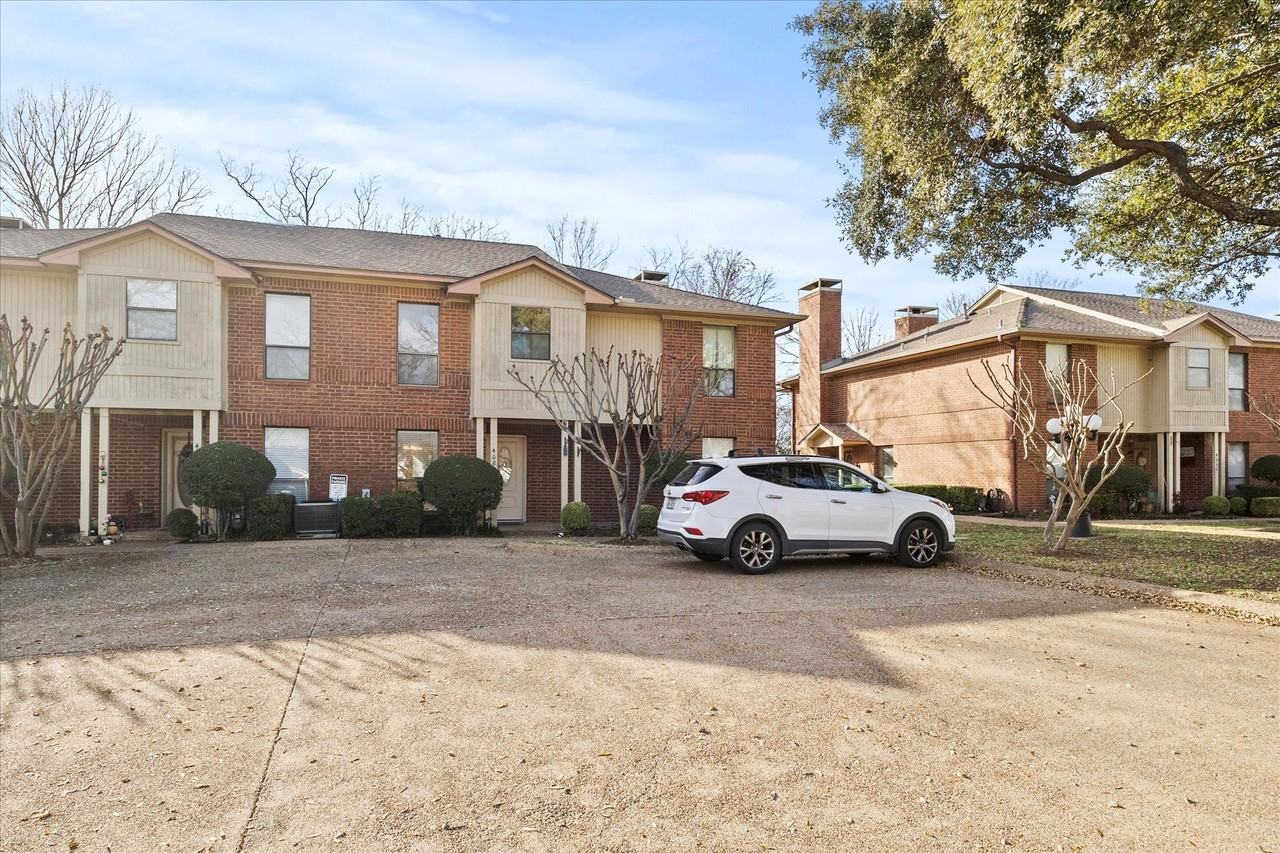 408 S Fannin St #B - Photo 2 of 21