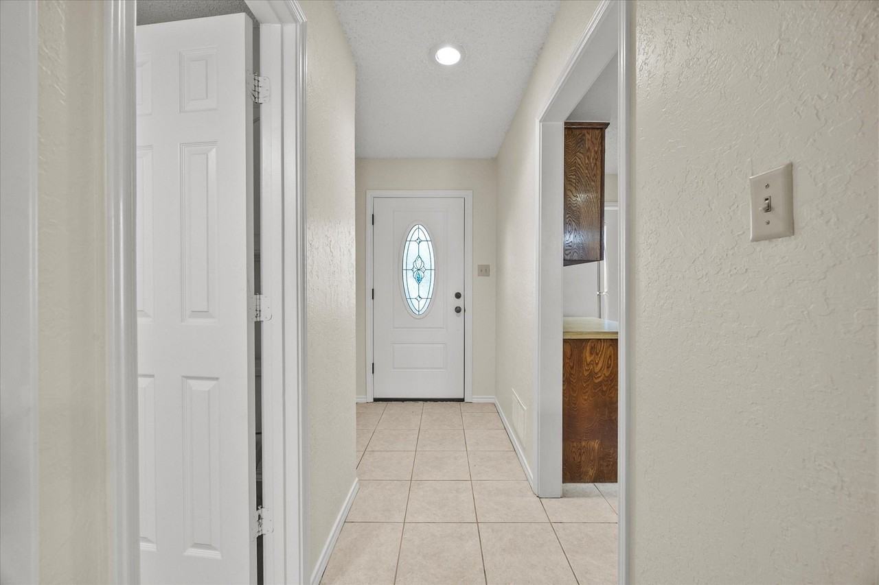408 S Fannin St #B - Photo 4 of 21