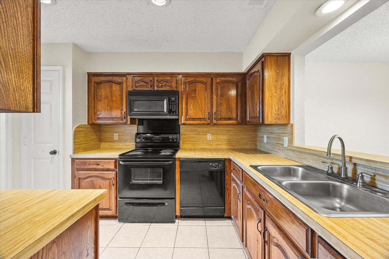 408 S Fannin St #B - Photo 6 of 21