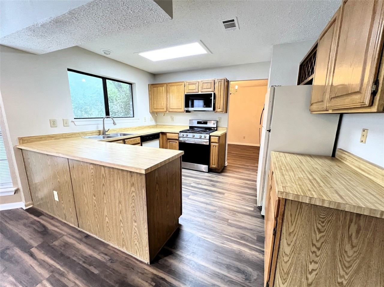 2019 Longmeadow Ct - Photo 7 of 19