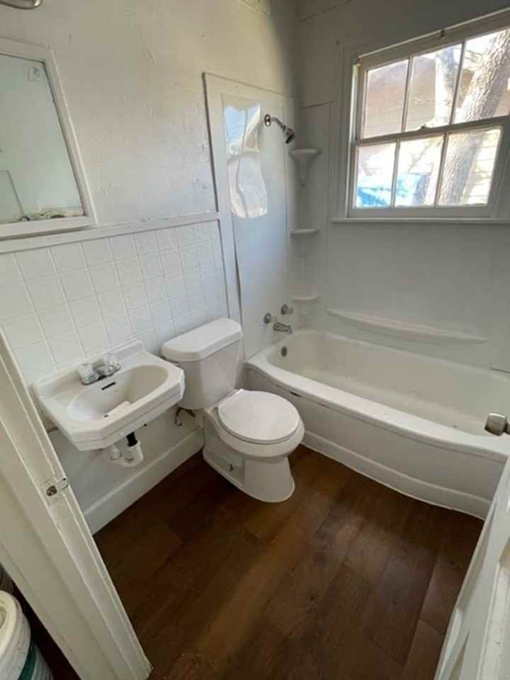 436 Reading St - Photo 2 of 10