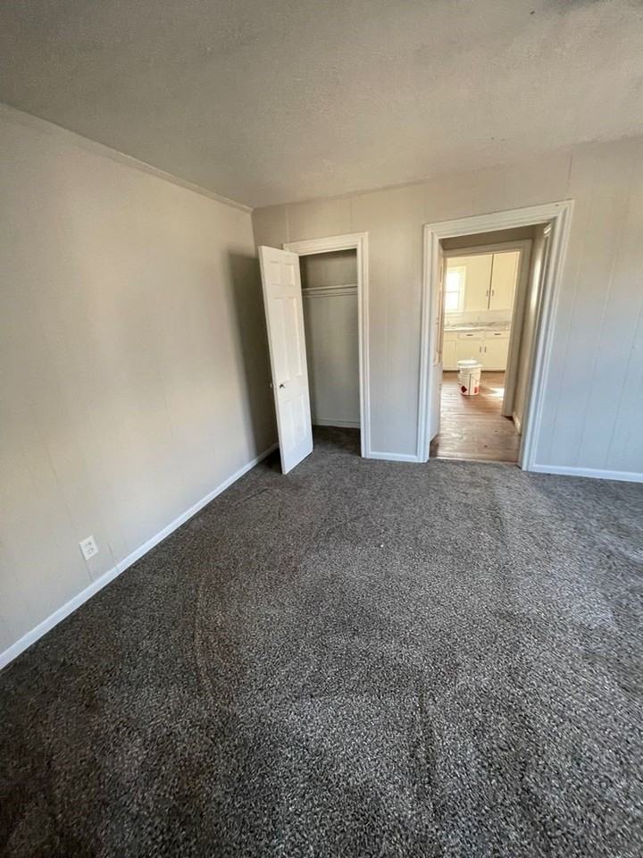 436 Reading St - Photo 7 of 10