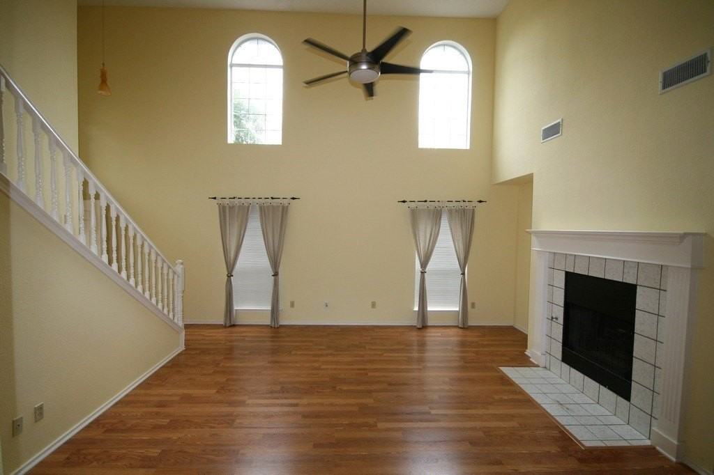 509 Raintree Cir - Photo 2 of 12