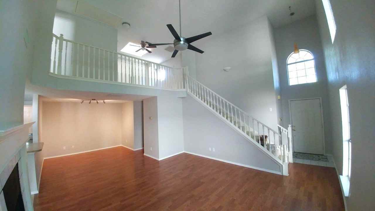 509 Raintree Cir - Photo 3 of 12