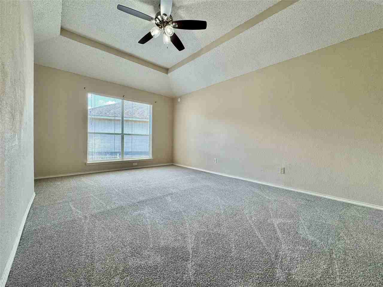 509 Raintree Cir - Photo 7 of 12
