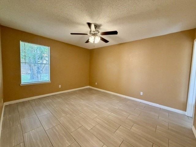 2604 Crix Ln - Photo 5 of 13