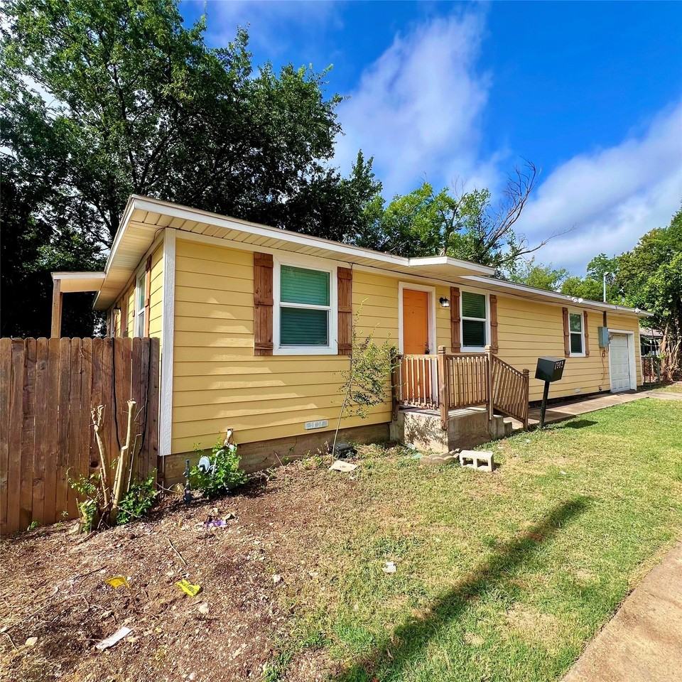 1903 Dryden Dr