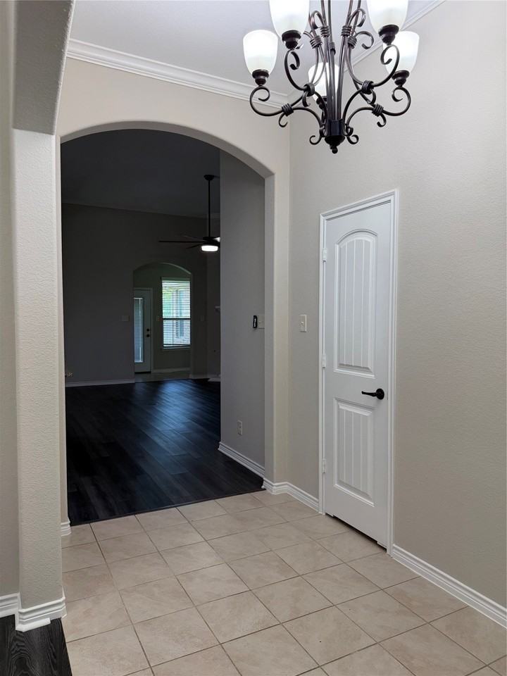 2607 Idlewood Dr - Photo 4 of 21
