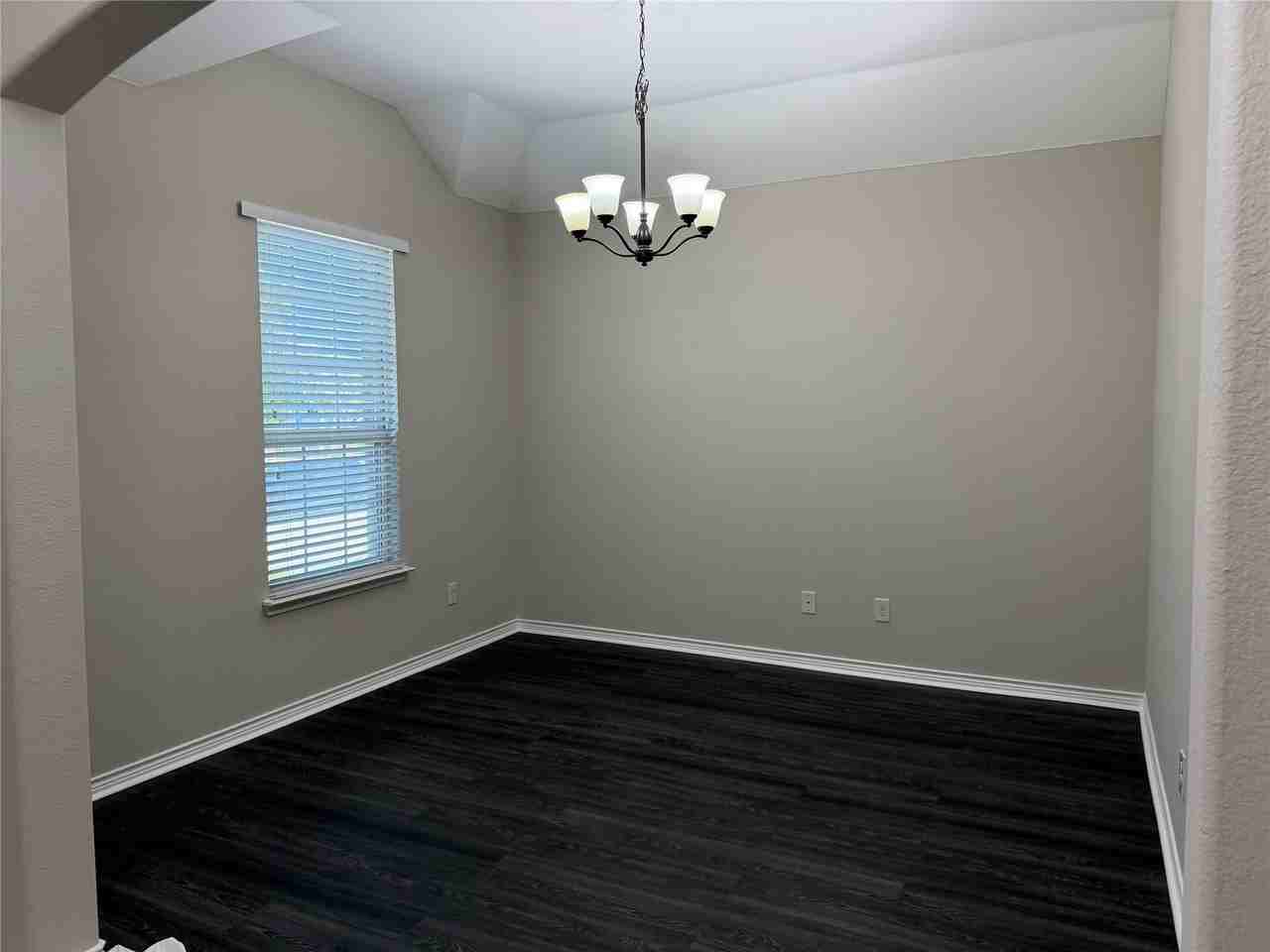 2607 Idlewood Dr - Photo 5 of 21