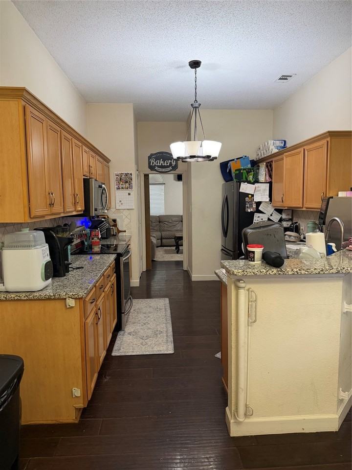 1137 Robin Cir - Photo 4 of 23