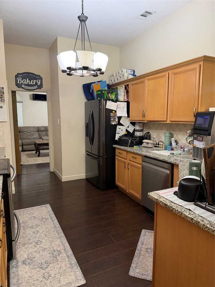1137 Robin Cir - Photo 5 of 23