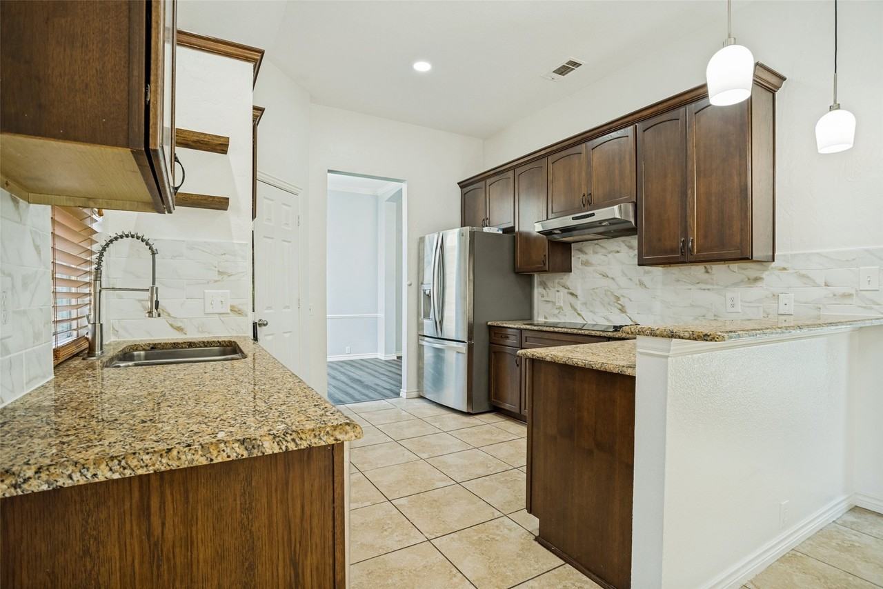 5905 Sandalwood Dr - Photo 6 of 25