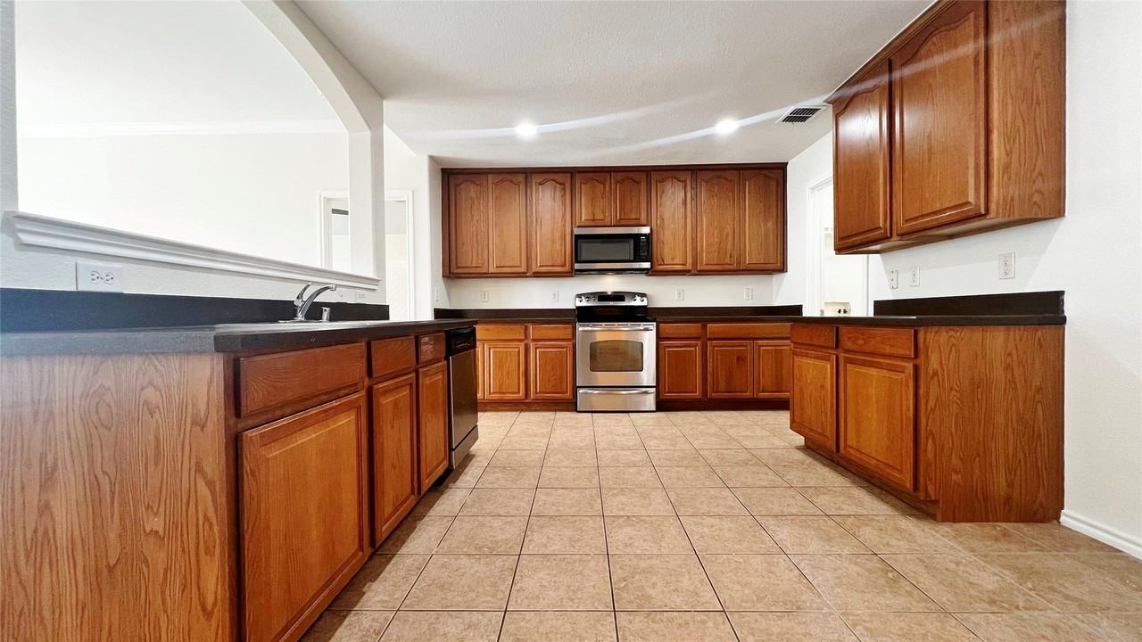 1724 Quails Nest Dr - Photo 5 of 36