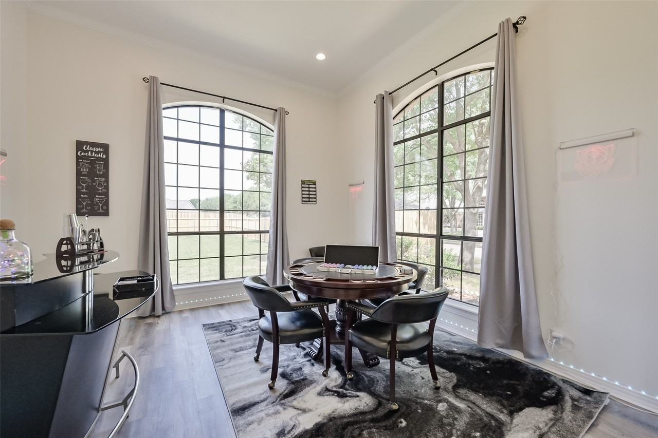 2735 Water Oak Dr - Photo 4 of 40