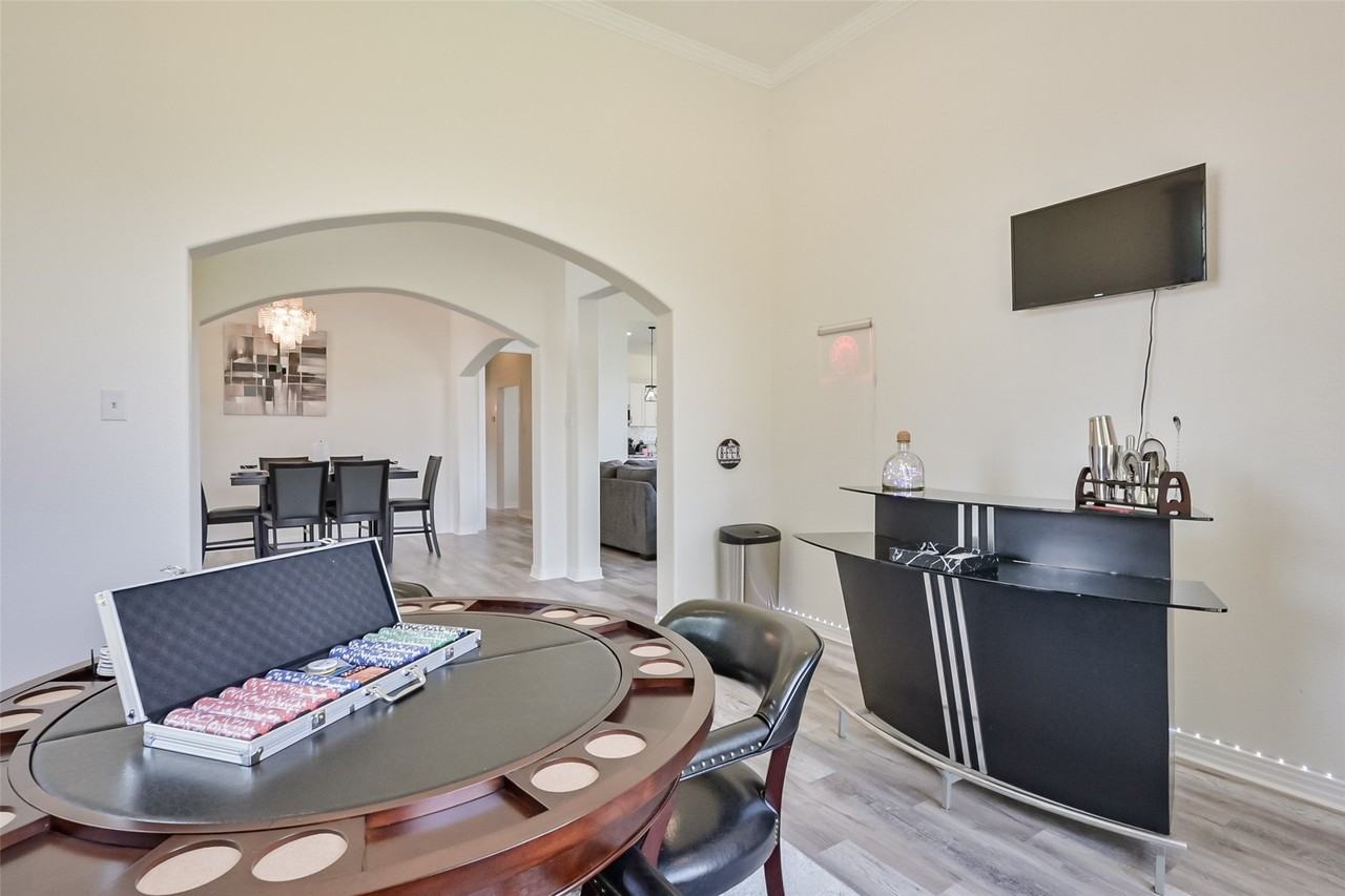 2735 Water Oak Dr - Photo 5 of 40