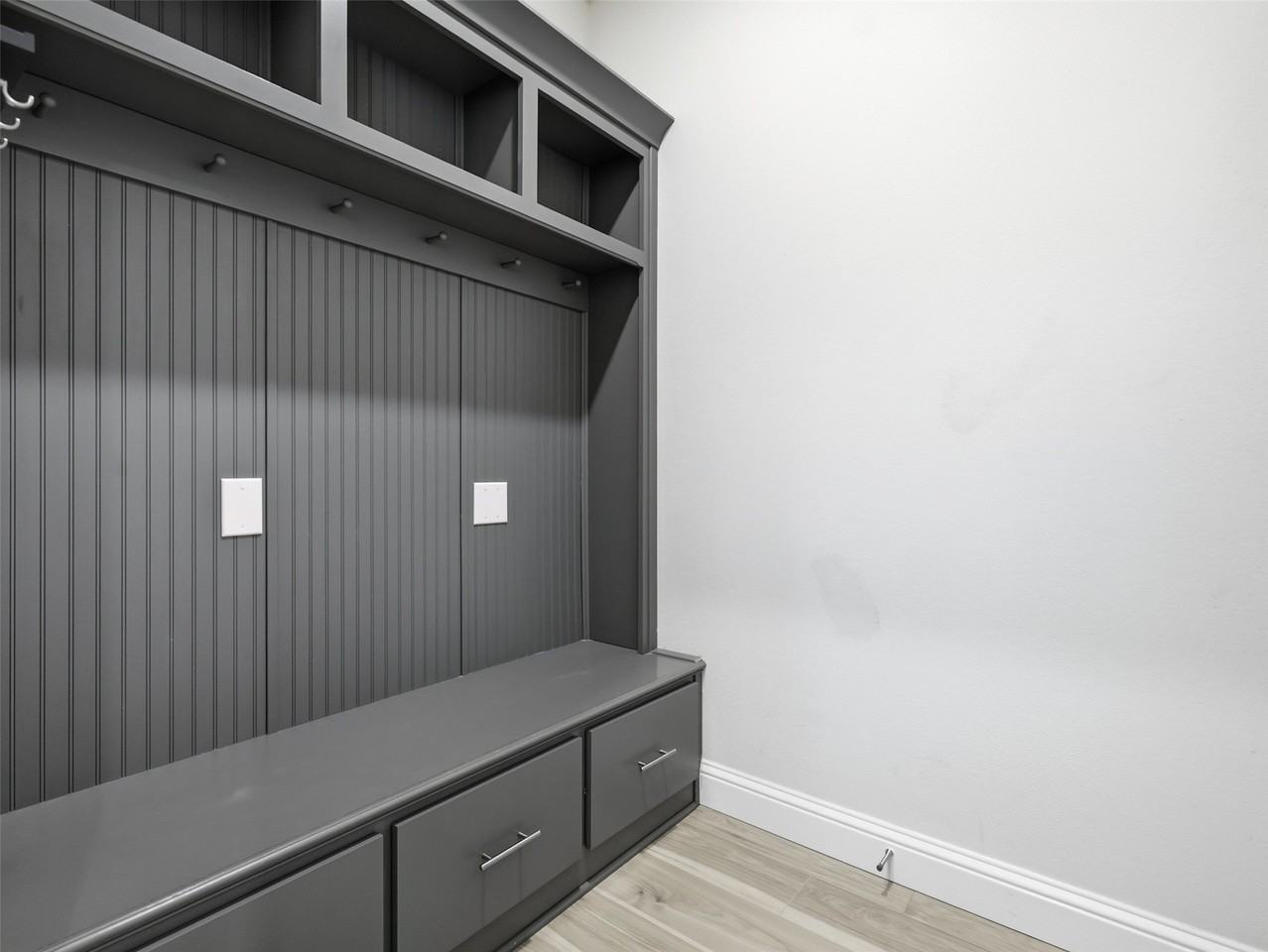 201 Sweetwater Dr - Photo 7 of 35