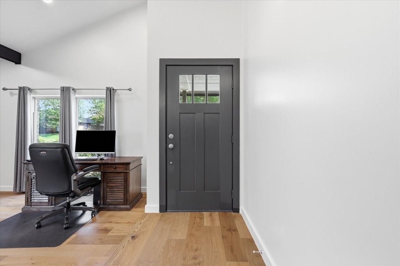 4549 Fremont Ln - Photo 4 of 29