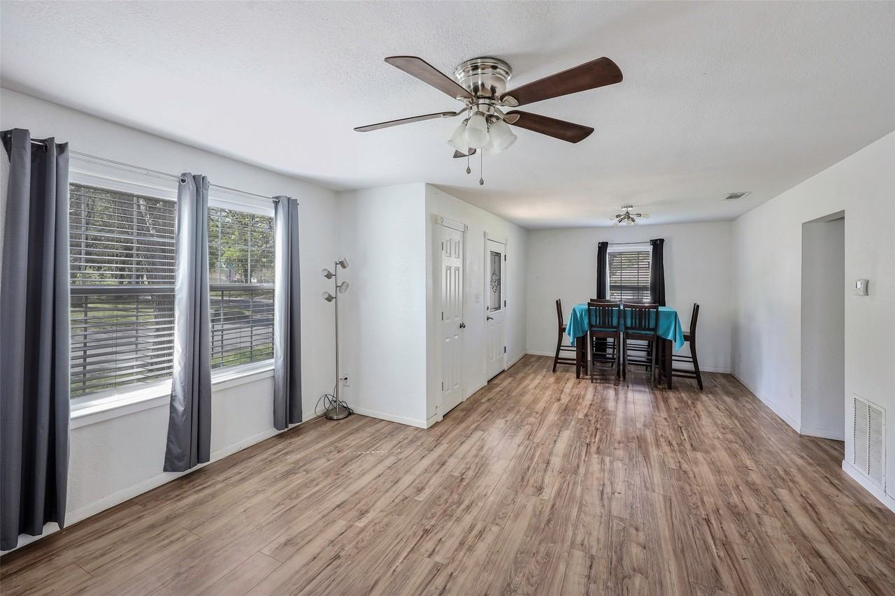 1130 W Day St - Photo 3 of 17