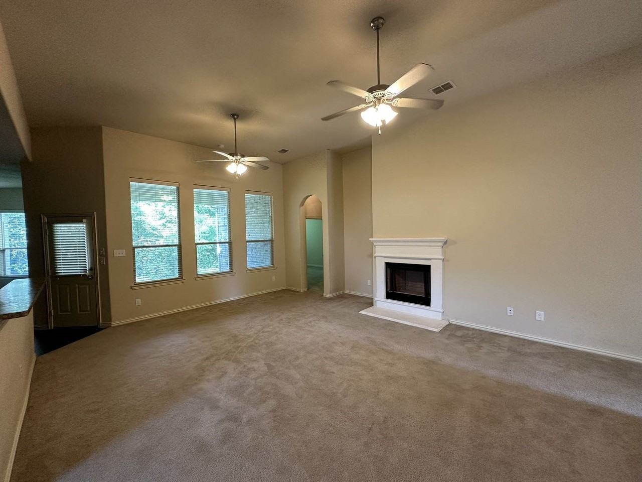 7420 Rose Crest Blvd - Photo 3 of 15