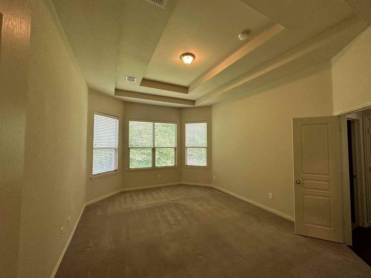 7420 Rose Crest Blvd - Photo 7 of 15