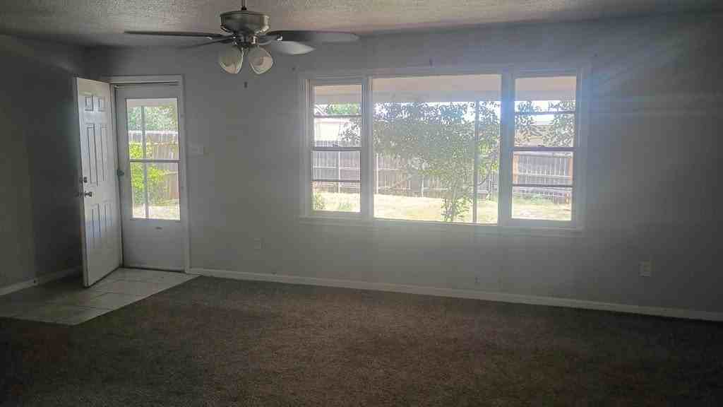 312 Mcknight Dr - Photo 2 of 17