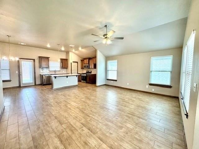 709 Caladium Dr - Photo 7 of 40