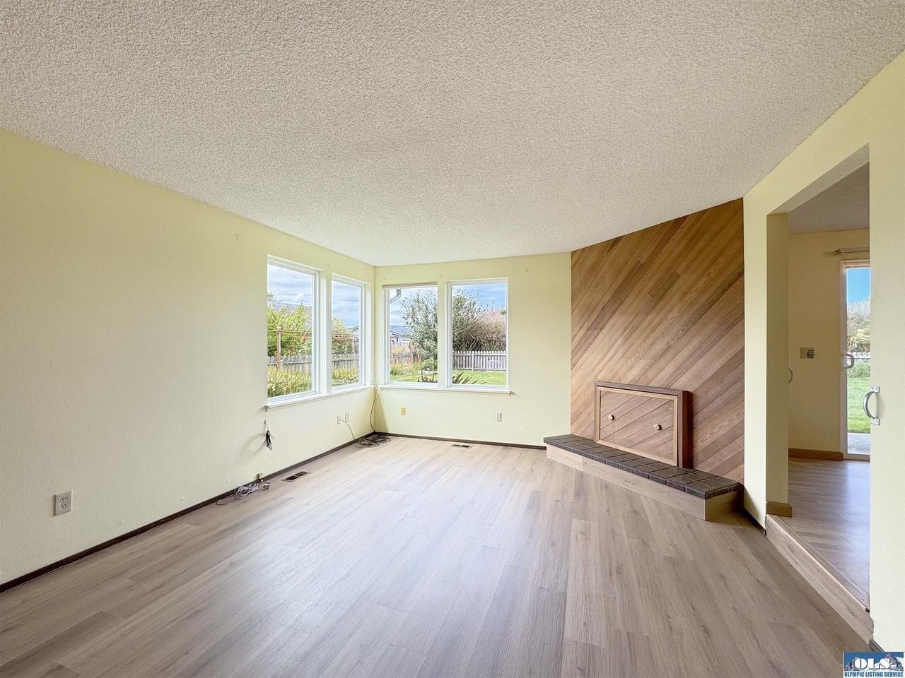 41 Mclaughlin Rd - Photo 5 of 50