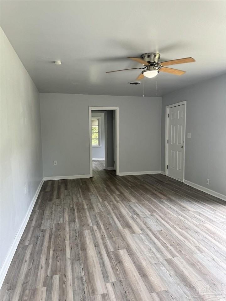 6437 Magnolia St - Photo 3 of 13