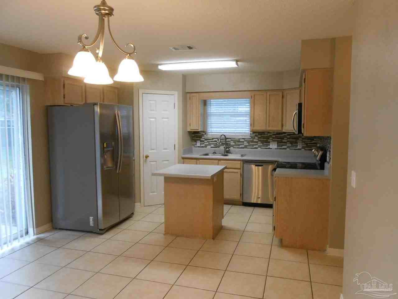 1921 Merlin Rd - Photo 4 of 18
