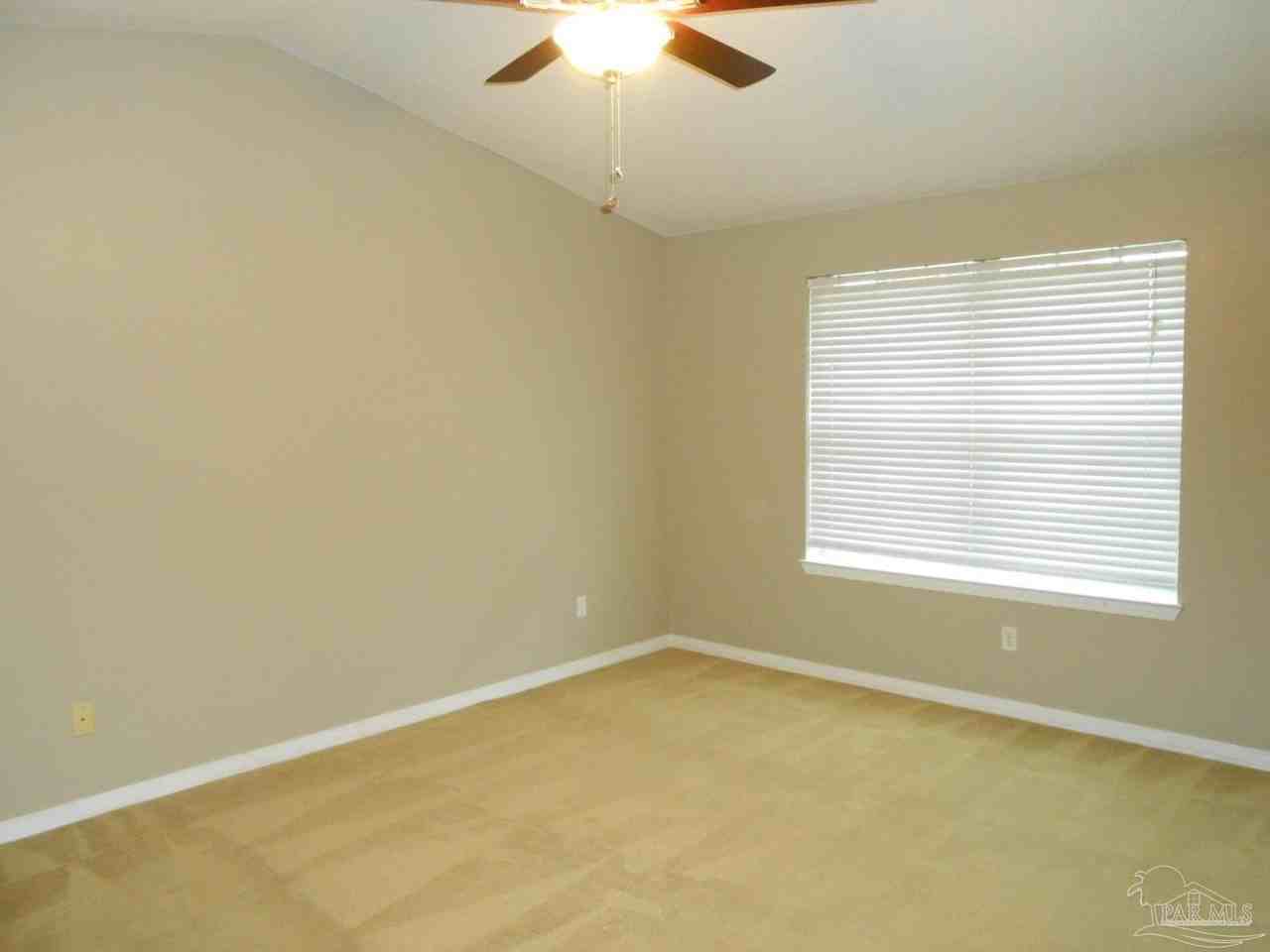 1921 Merlin Rd - Photo 7 of 18