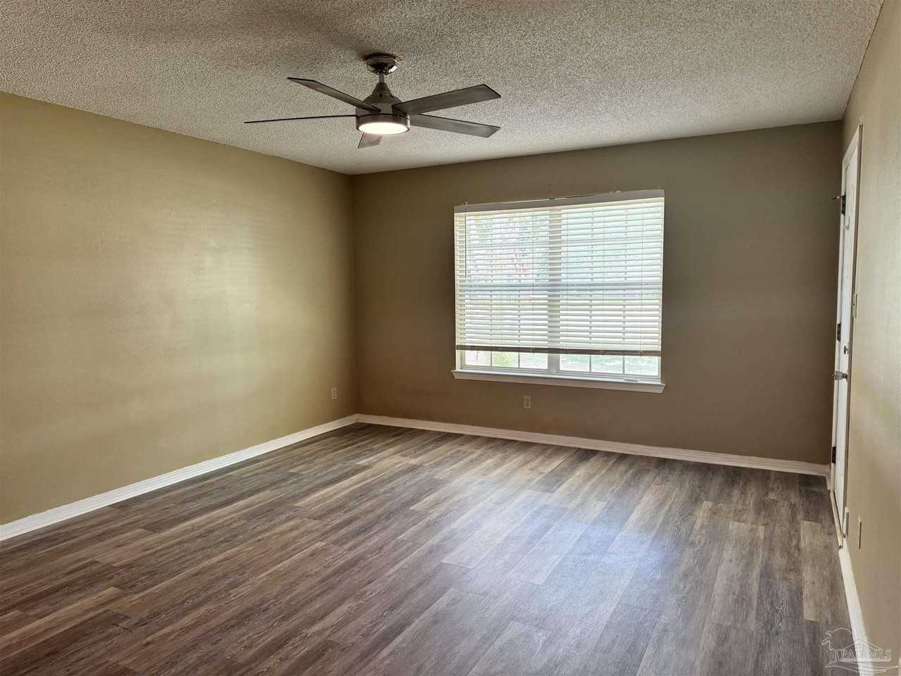 4651 W Bushnell Rd - Photo 2 of 18