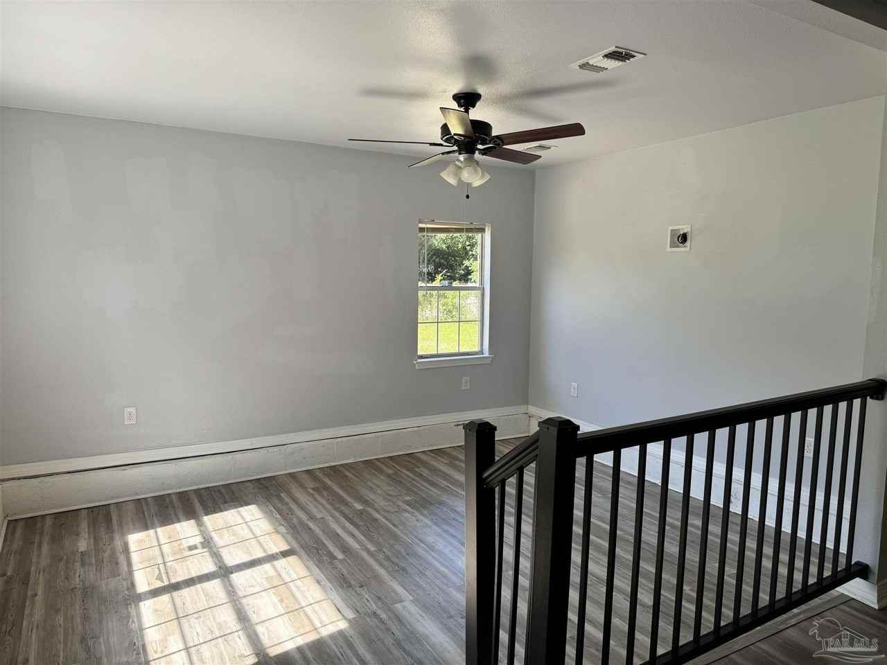 6130 Syrcle Ave - Photo 7 of 20