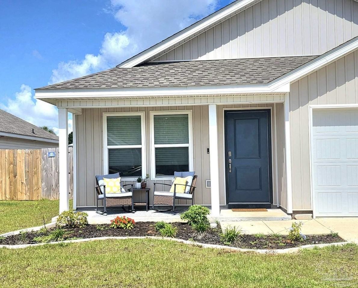 4639 Carlstrom Ln - Photo 2 of 21