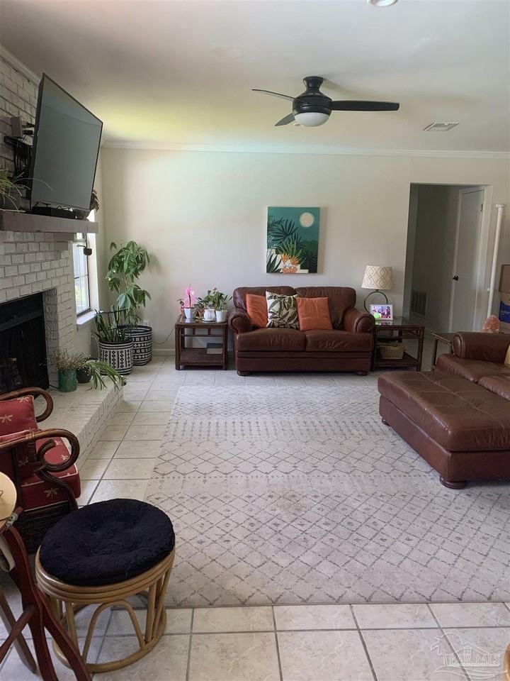1380 Calcutta Dr - Photo 6 of 18