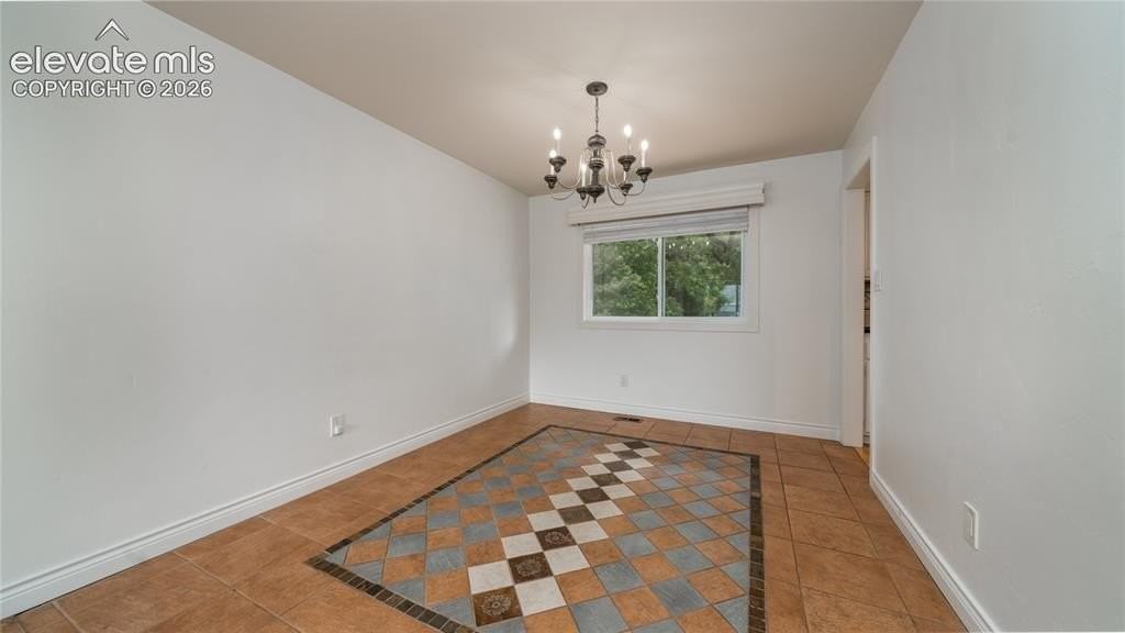 565 Wycliffe Dr - Photo 6 of 23