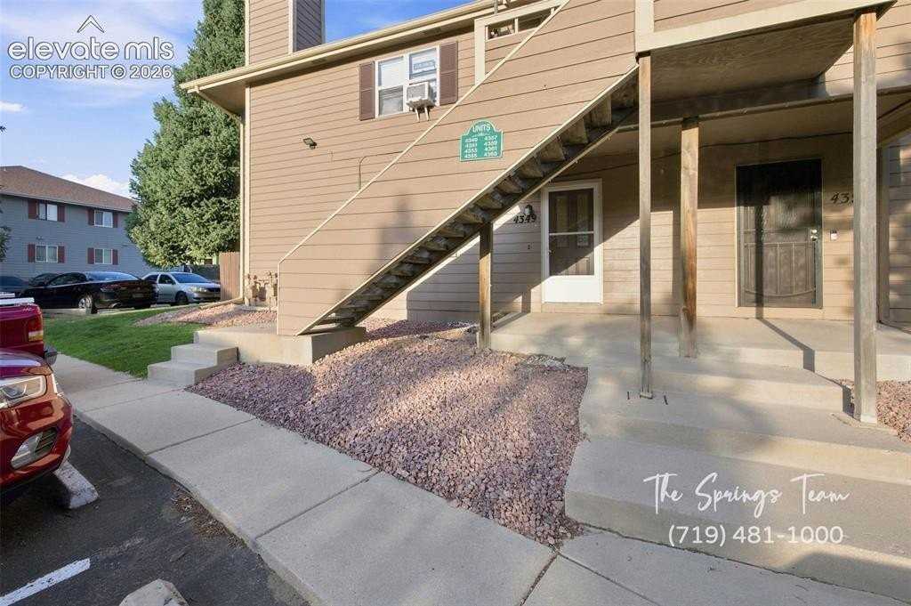4349 Hunting Meadows Cir - Photo 3 of 23