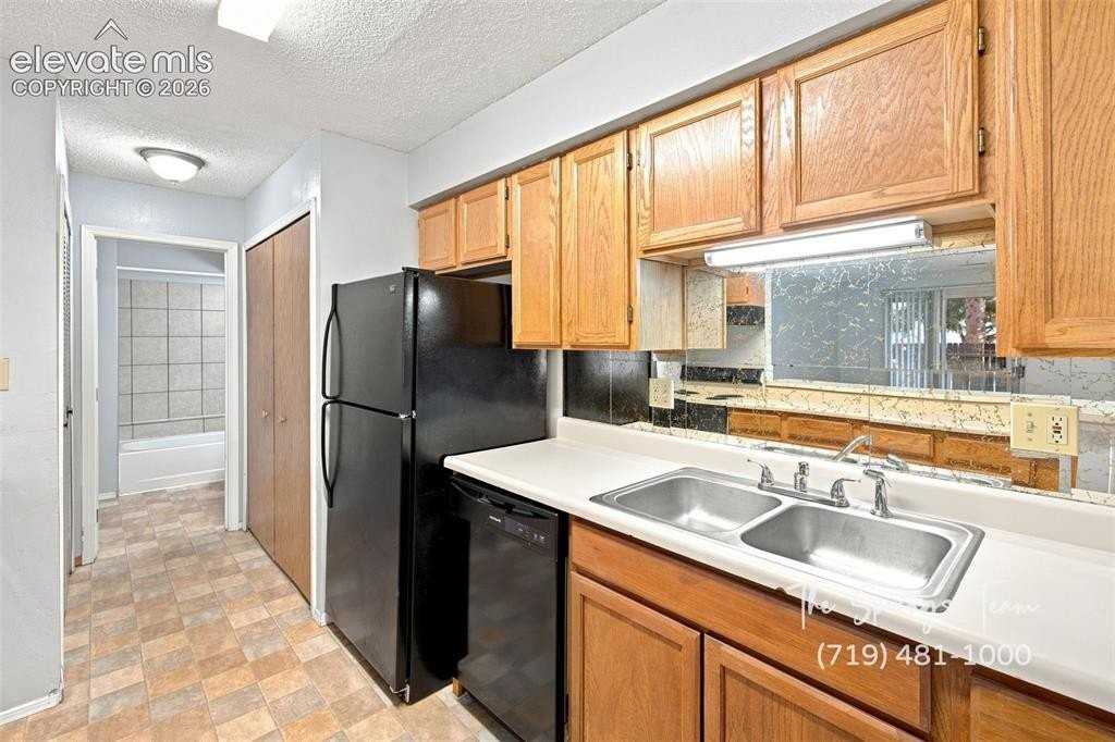 4349 Hunting Meadows Cir - Photo 6 of 23