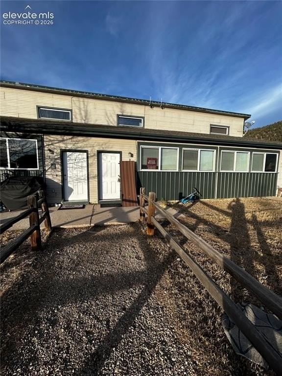 640 Forest Edge Rd #B - Photo 2 of 12