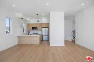 1334 Mohawk St - Photo 4 of 8