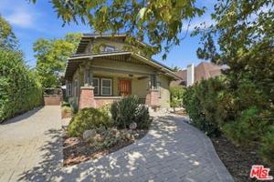 featured image of 613 N Lucerne Blvd
