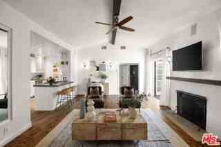 7416 Rosewood Ave - Photo 4 of 8