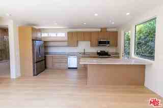 821 S Muirfield Rd - Photo 7 of 8