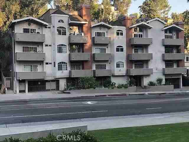 3284 Barham Blvd #304 - Photo 2 of 8