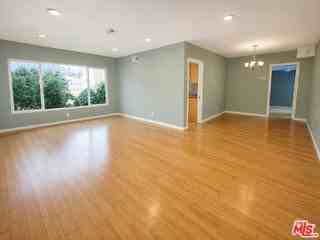 447 S Palm Dr #6 - Photo 2 of 8