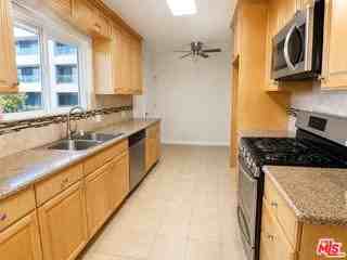 447 S Palm Dr #6 - Photo 4 of 8