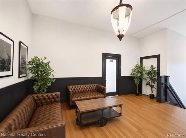17 W Lawrence St #2D - Photo 4 of 12
