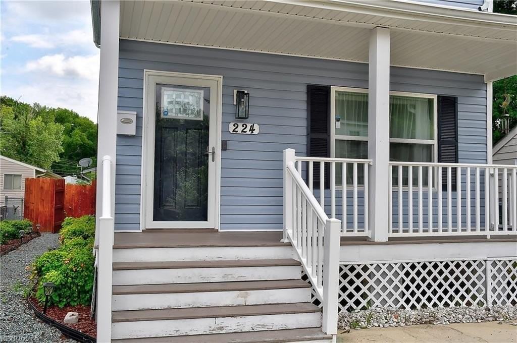 224 Taylor Ave W - Photo 3 of 34